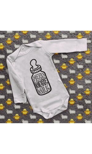 Дитячий боді з принтом - Need more milk