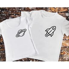 Парні футболки з принтом - Сатурн з  ракетою